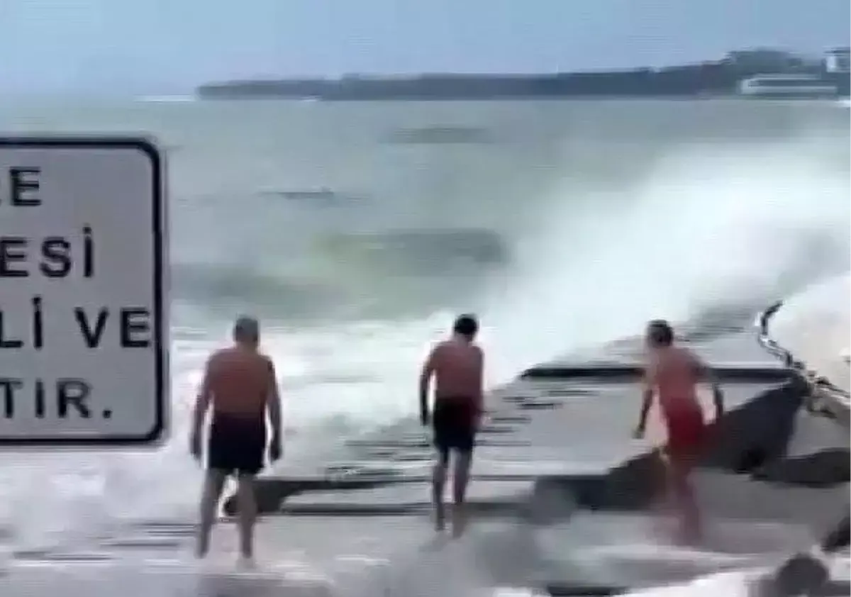 Megakentte lodosa rağmen denize girmenin bedeli ağır oldu