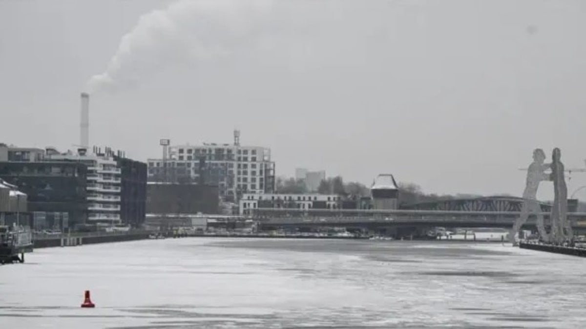 Almanya’da dondurucu soğuklar: Bakan Wadephul’un ziyaretleri aksadı