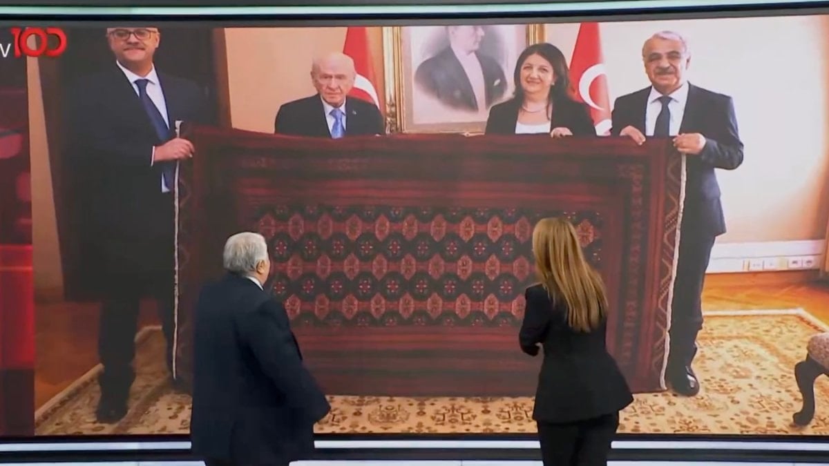 Öcalan’ın Bahçeli’ye hediye ettiği kilimi canlı yayında yorumladılar: Kurt imajı görülüyor