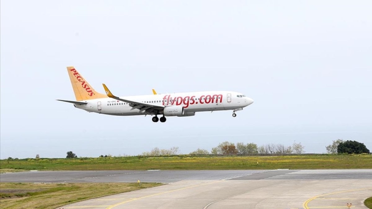 Pegasus’a yoğun tepki: KKTC seferi 9 saat gecikmeyle havalandı