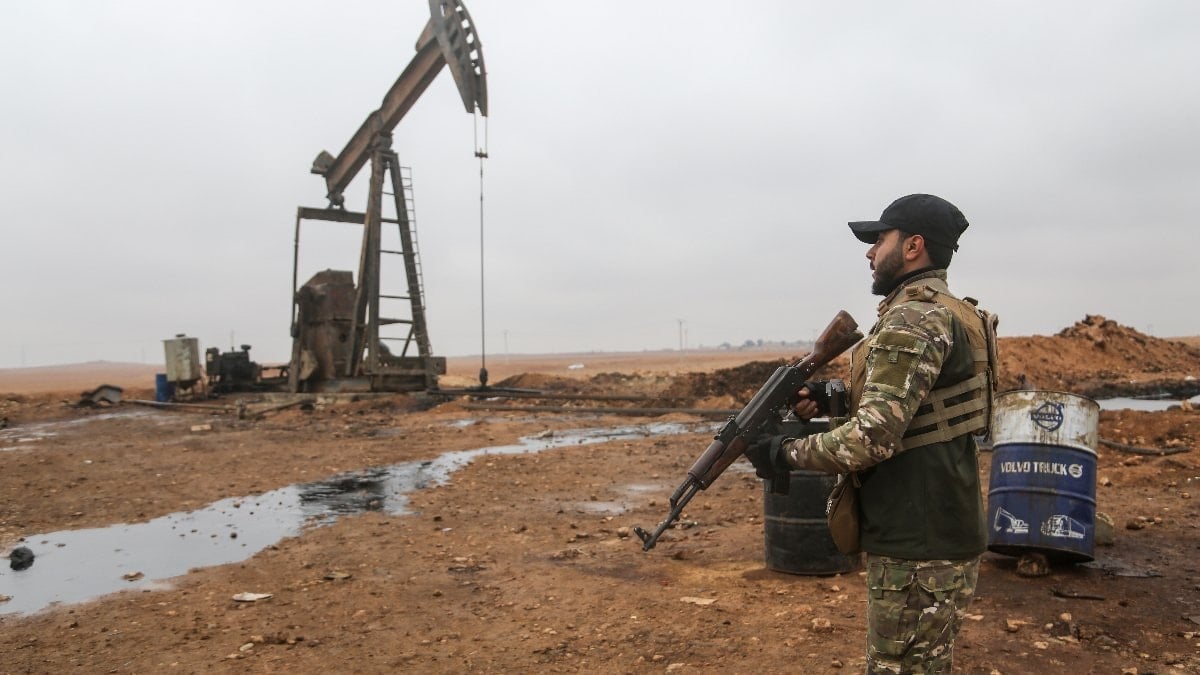 Petrol kuyularının kontrolü artık Suriye Devleti’nde