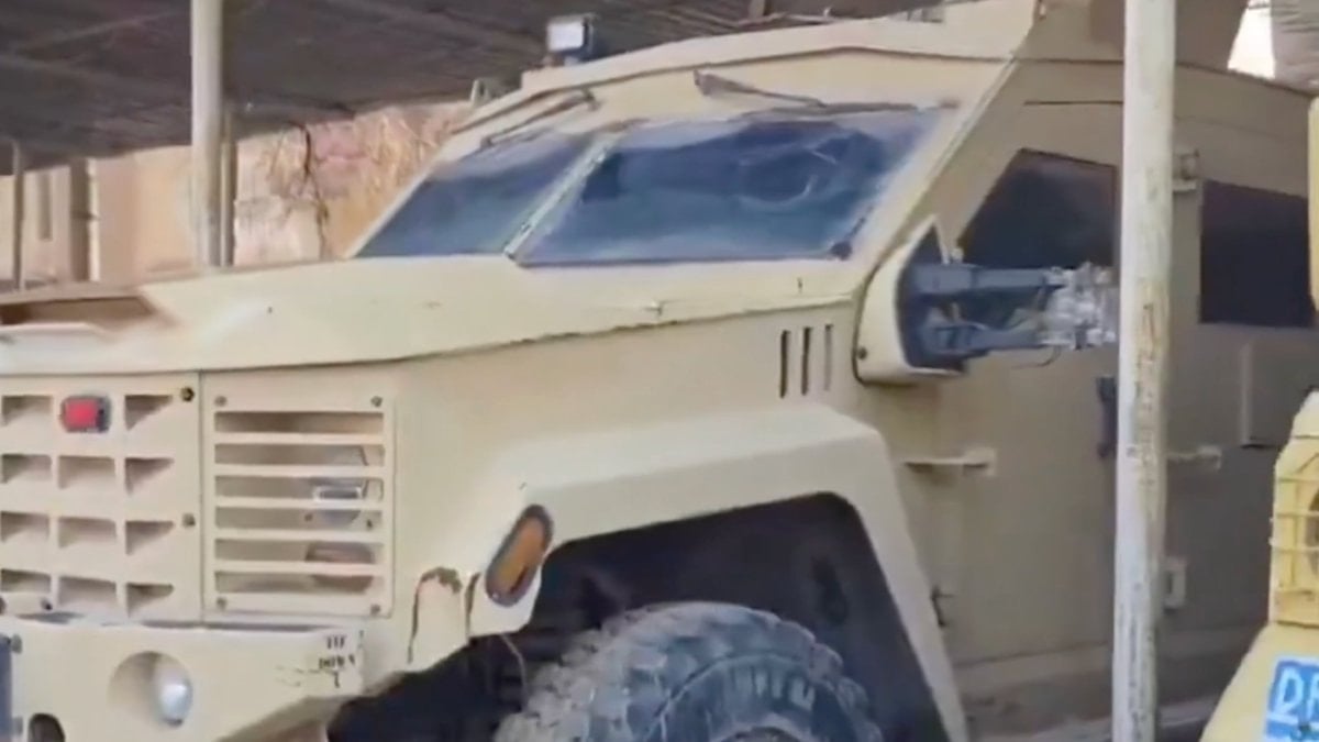 Suriye ordusu, YPG’li teröristlerin kaçarken geride bıraktığı tankları ele geçirdi