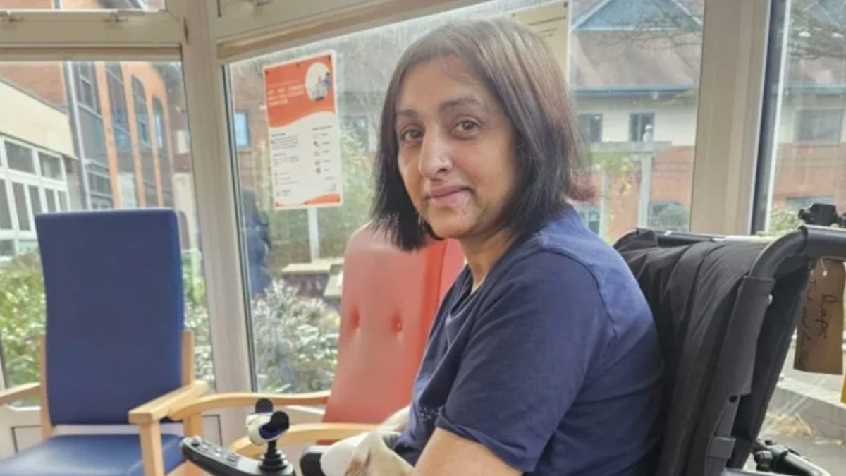 Bir gün önce köpeğiyle oynadı, ertesi gün komaya girdi: 4 uzvunu birden kaybetti