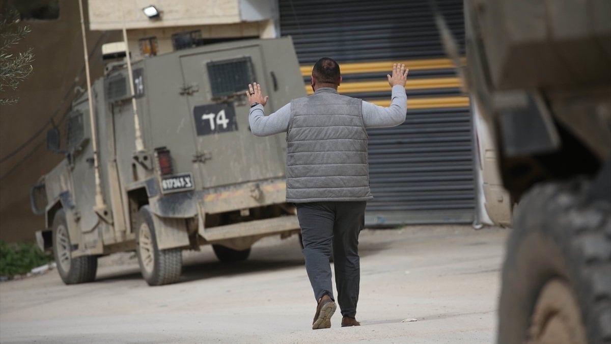 İsrail, Ramazan’dan itibaren Batı Şeria’da 100’den fazla kişiyi gözaltına aldı