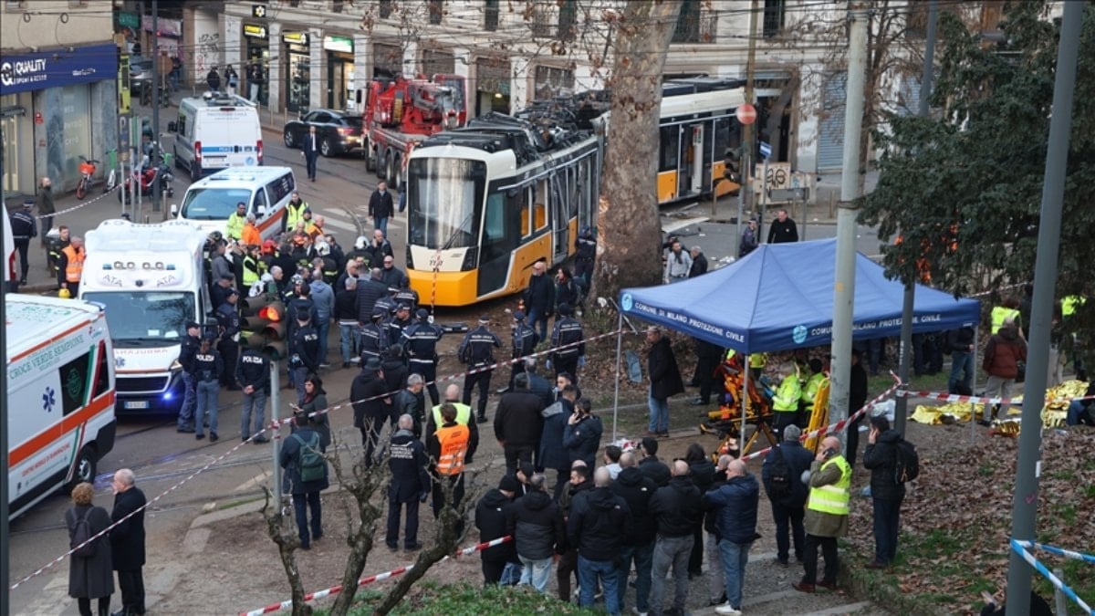 İtalya’da tramvay raydan çıktı: 2 ölü 38 yaralı