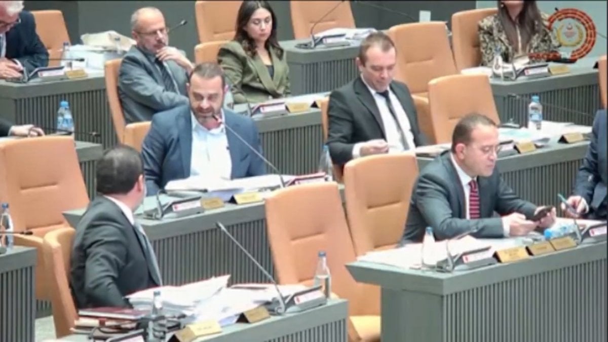 KKTC Meclisi’nde gerginlik: Milletvekilleri arasında kavga çıktı