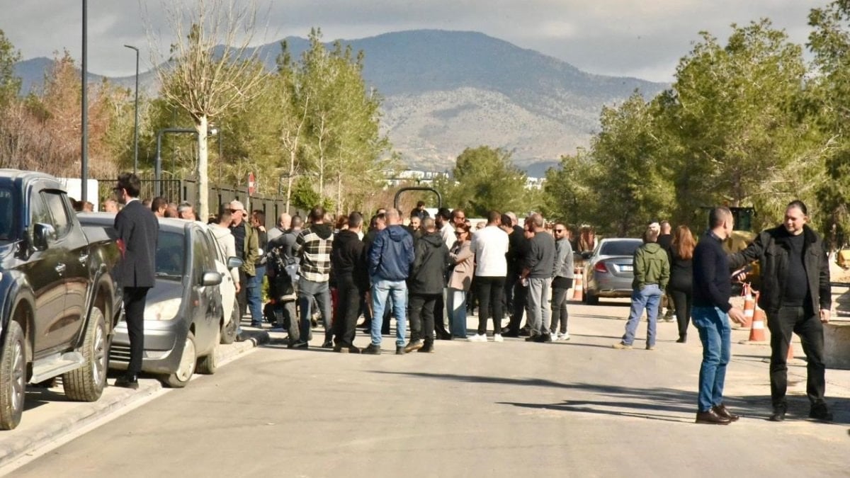 KKTC’de Türkiye ile fiber optik protokolüne protesto