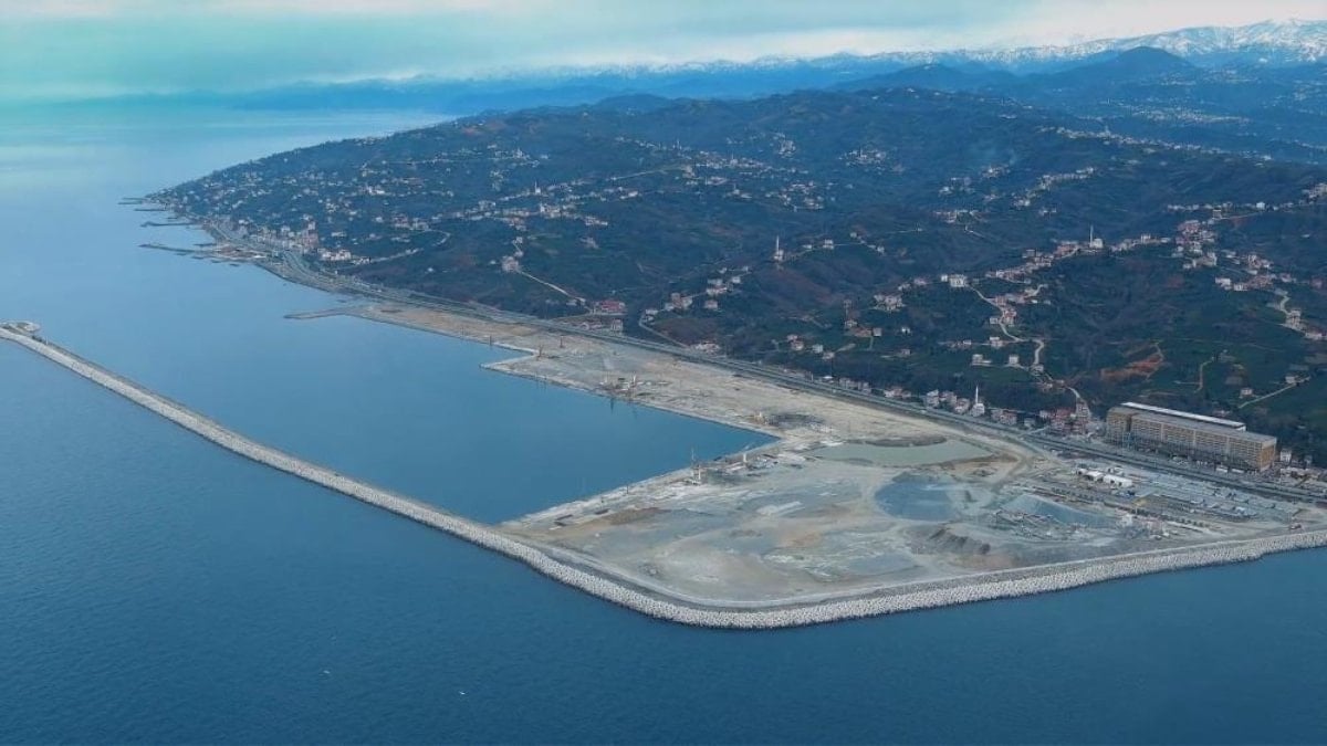 Rize’ye değer katacak proje: İyidere Lojistik Limanı inşaatı sürüyor