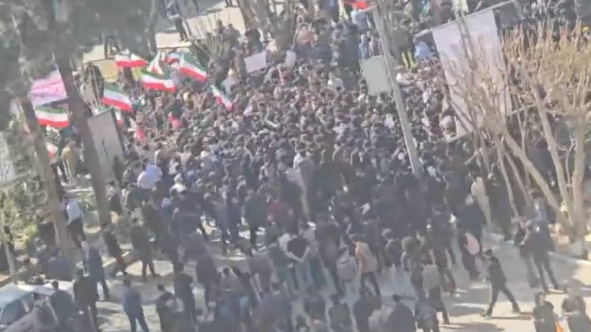 Tahran’da üniversite kampüsünde rejim karşıtı protesto