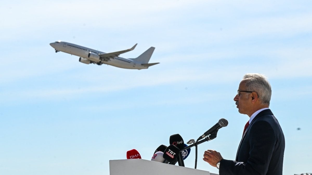 Abdulkadir Uraloğlu: Şubat ayında 15 milyon yolcu hava yolu ile seyahat etti