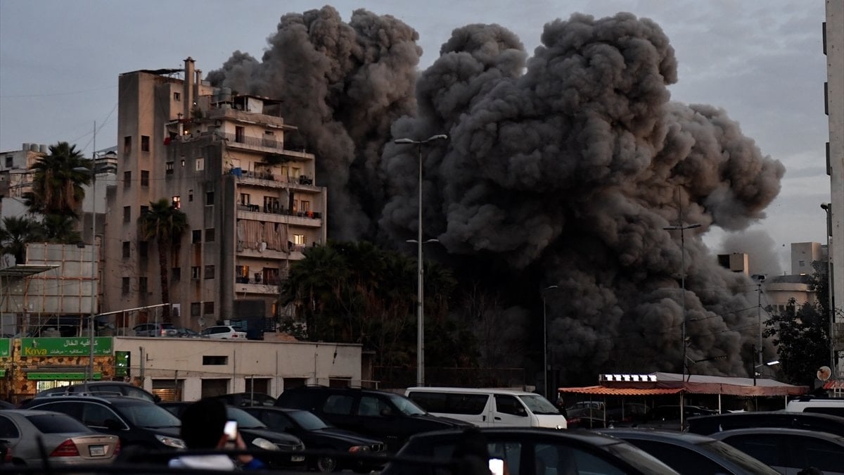 Beyrut’ta İsrail saldırısı: 15 katlı bina tamamen yıkıldı