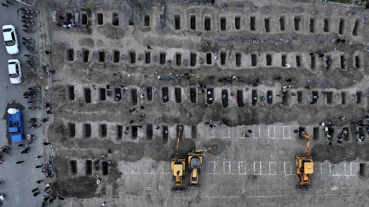 Çin’den, çocukları okul saldırısında ölen İranlı ailelere para yardımı