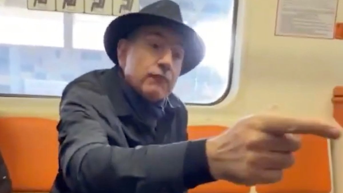 Ermenistan Başbakanı Paşinyan, metroda Karabağlı bir kadınla tartıştı