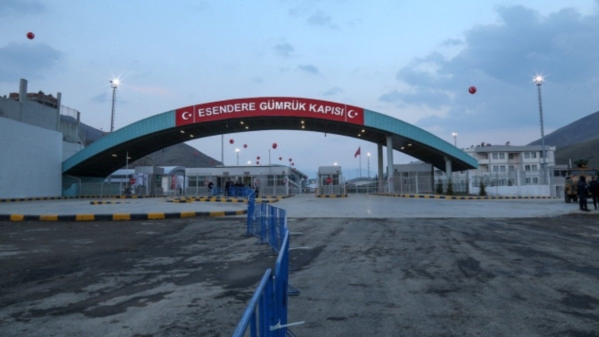 Esendere Sınır Kapısı kapatıldı: Sadece İran’a dönüşlere açık