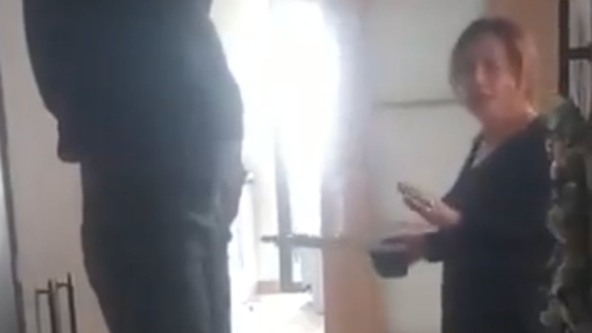 Evine kavuşan Kahramanmaraşlı depremzede: Tayyip Erdoğan’dan Allah razı olsun