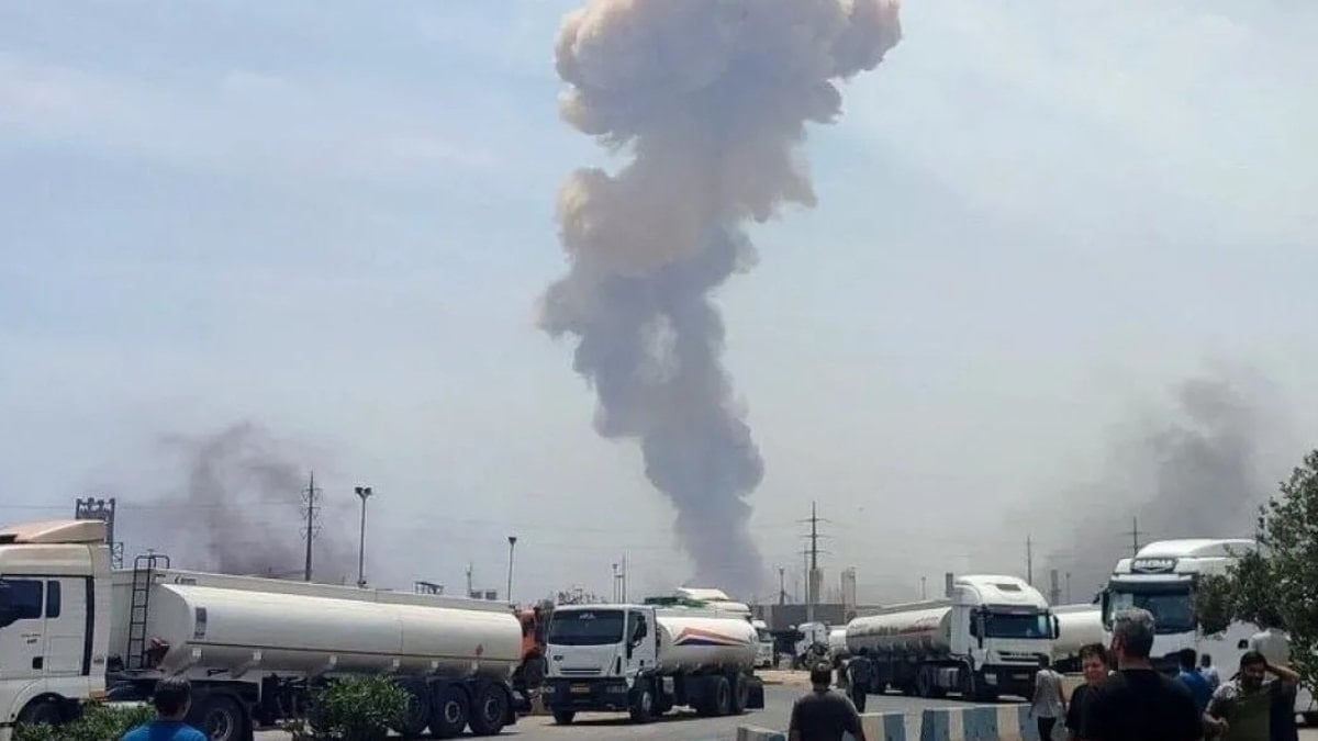 İran’da Güney Pars doğalgaz sahasına füze saldırısı