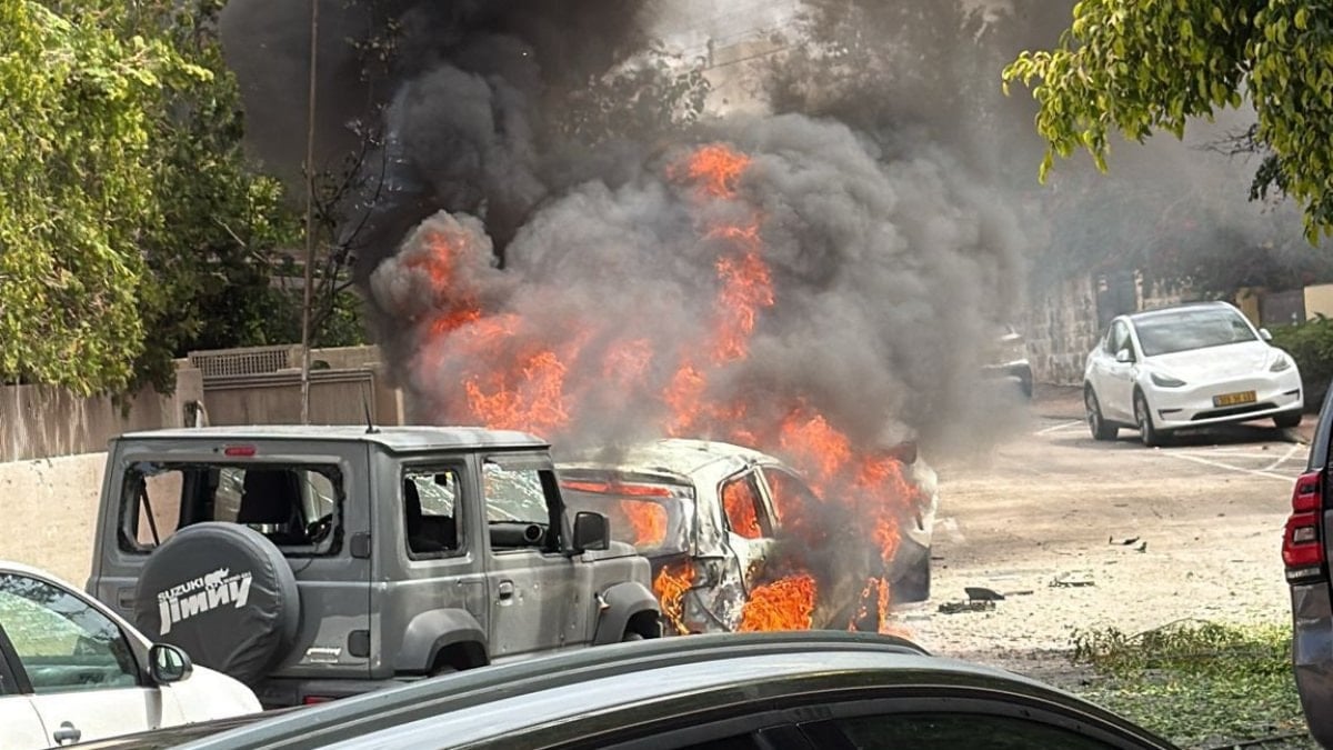 İran’dan İsrail’e misilleme saldırı: 2 kişi yaralandı