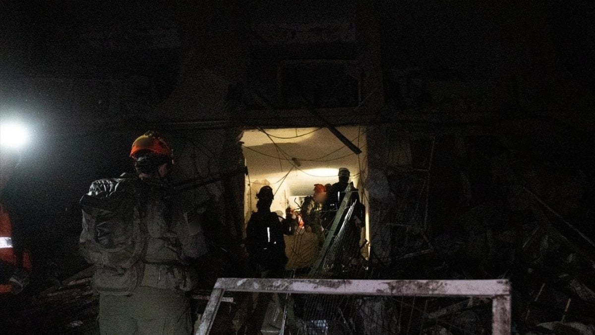 İran’ın füzeleri Demir Kubbe’yi geçti: İsrail’de hasar büyük