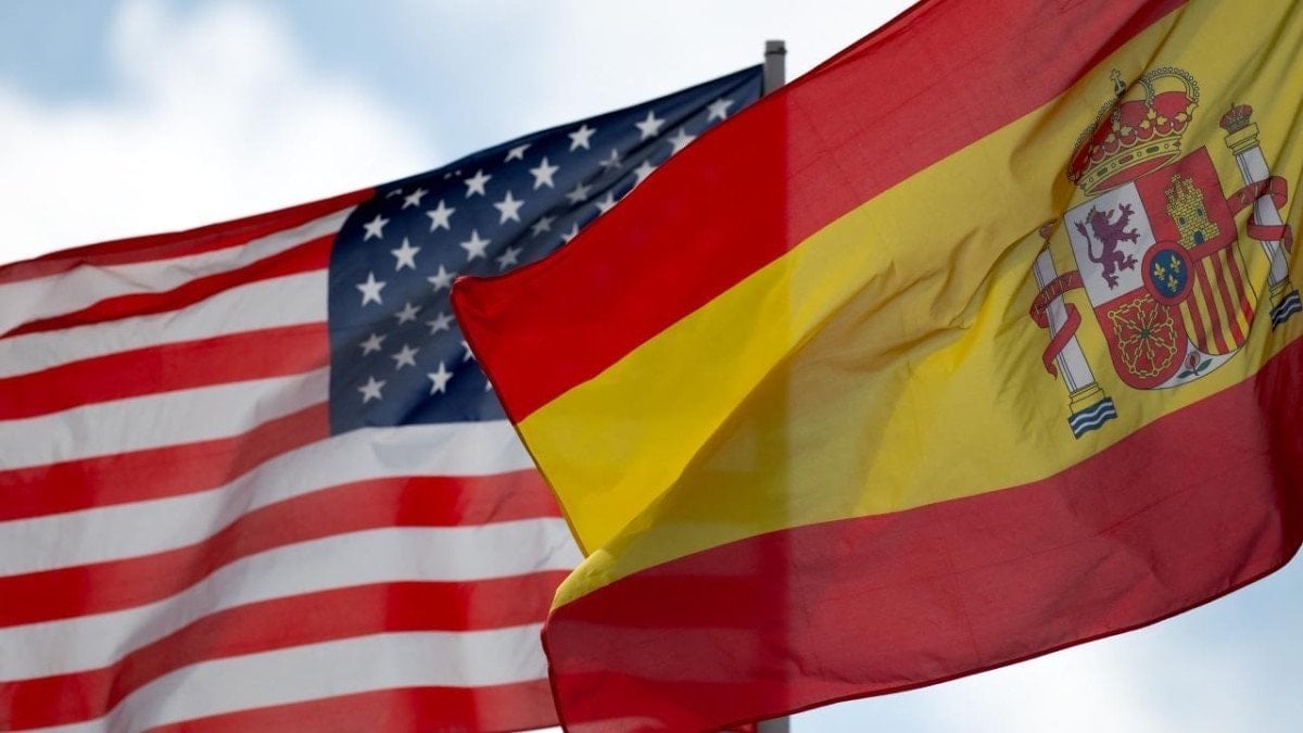 İspanya, İran saldırısına katılan ABD uçaklarına hava sahasını kapattı