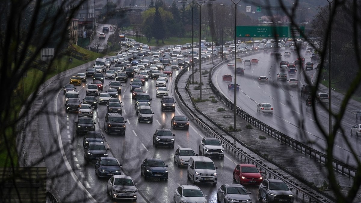 İstanbul’da trafik yoğunluğu Ramazan Bayramı’nın ilk gününde de devam etti