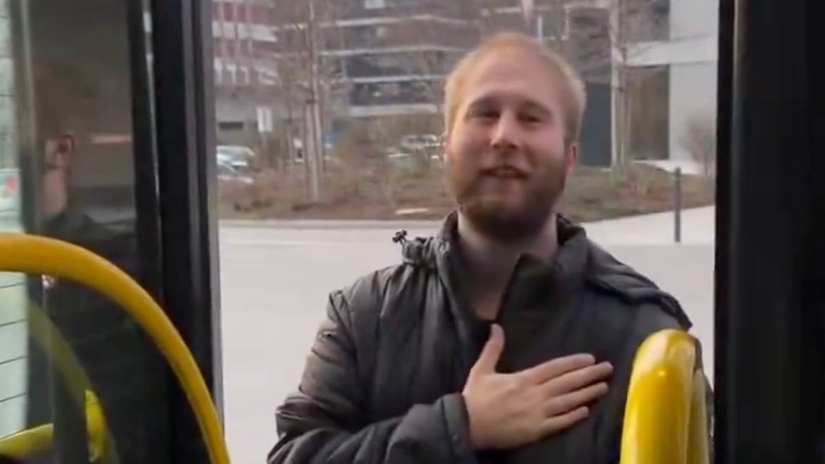 İsviçre’nin sokaklarında da ‘Kabe’de Hacılar’ ilahisi dillerden düşmüyor