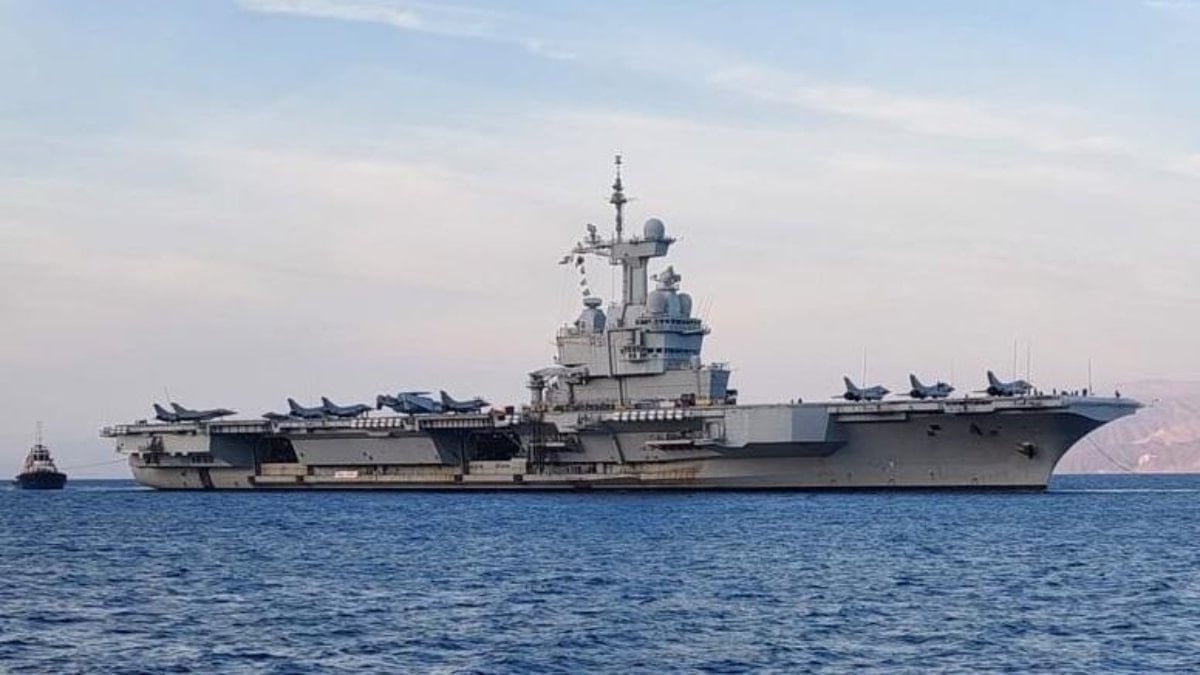 Macron, Charles de Gaulle uçak gemisini Akdeniz’e gönderiyor