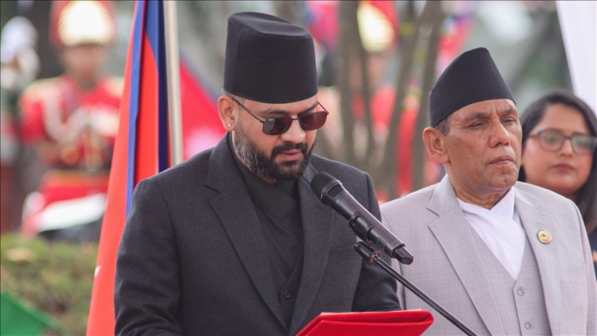 Nepal’de erken genel seçimleri kazanan ‘Balen’ yemin ederek başbakan oldu