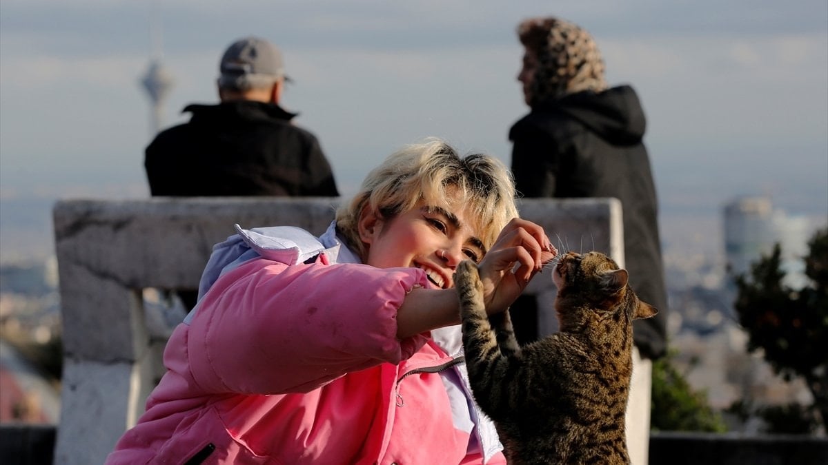 Savaşın gölgesinde Tahran: Endişe ve umut arasında günlük hayat