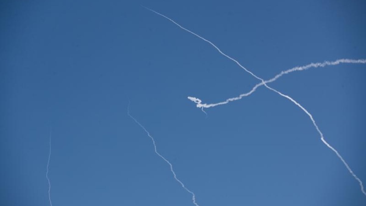 Suudi Arabistan Savunma Bakanlığı: 3 seyir füzesi imha edildi