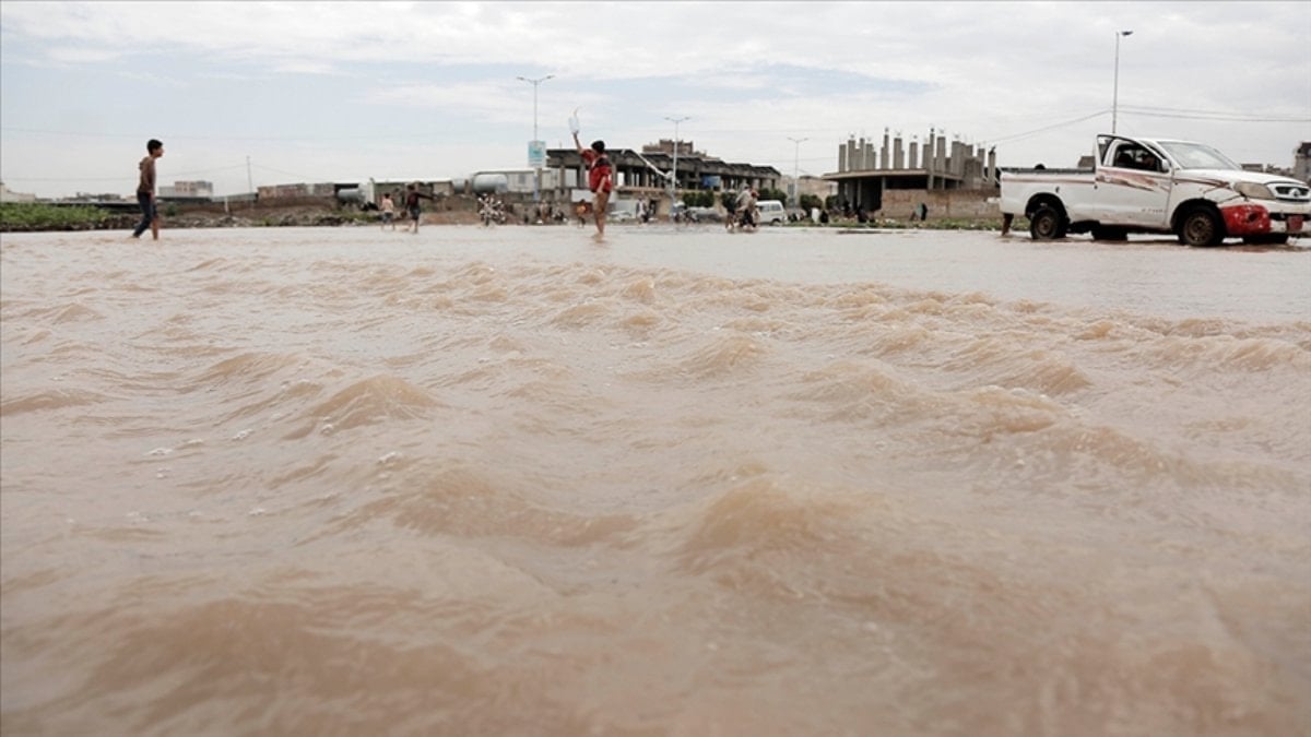 Yemen’de sel felaketinde can kaybı 15’e yükseldi
