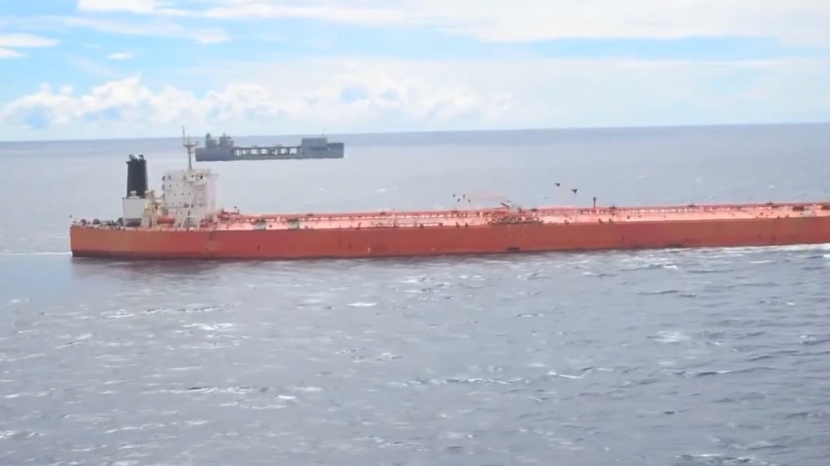 ABD, “devletsiz ve yaptırım uygulanan” M/T Tifani gemisine baskın düzenledi