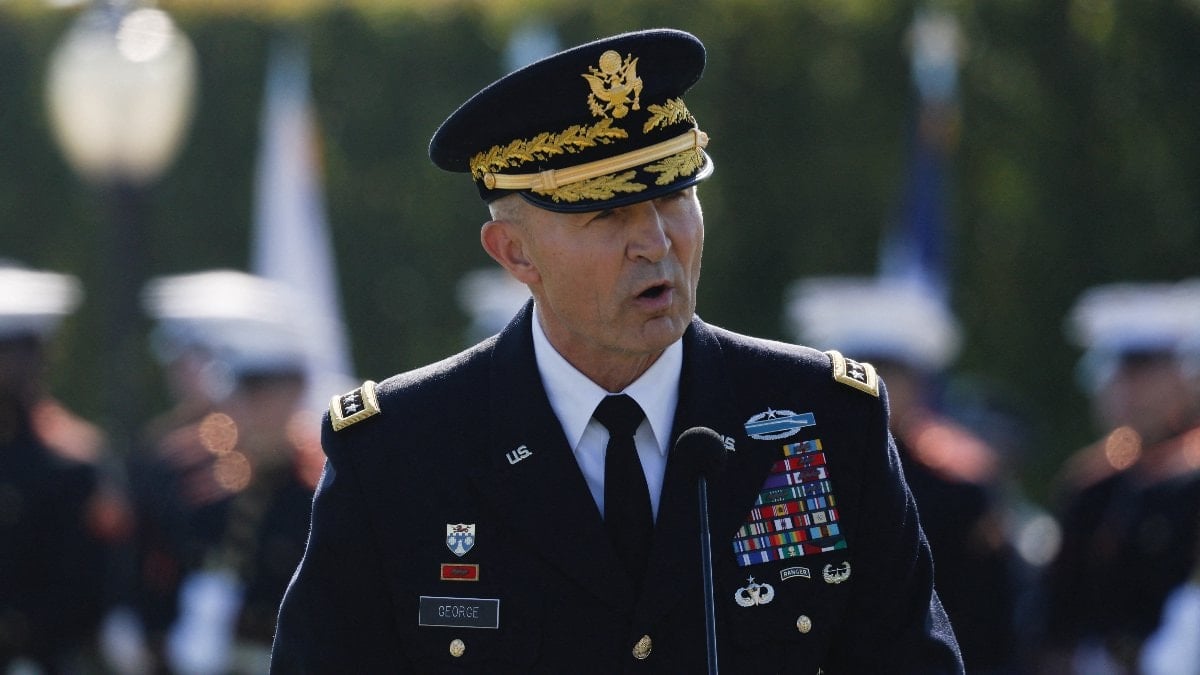 ABD’de Kara Kuvvetleri Komutanı emekli edildi