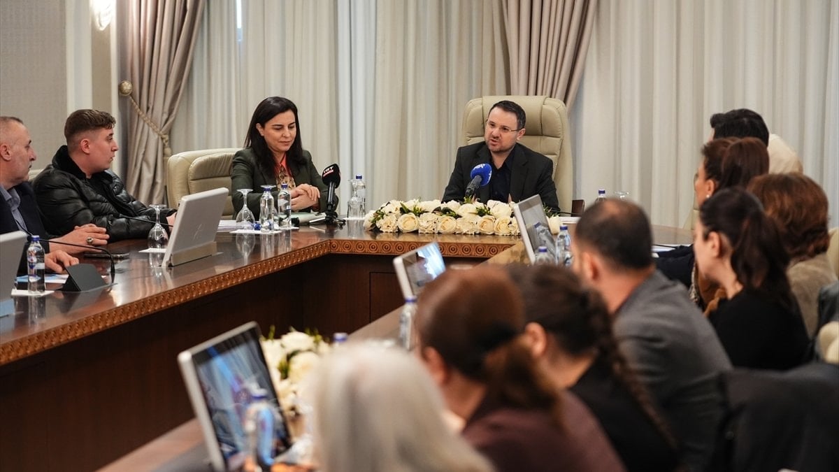 Akın Gürlek, suça sürüklenen çocukların mağdur ettiği aileleri ağırladı