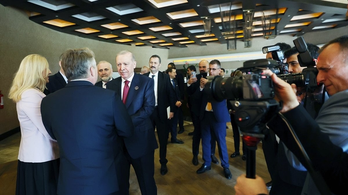 Alman Die Zeit gazetesi: Türkiye esnek diplomasi yürütüyor