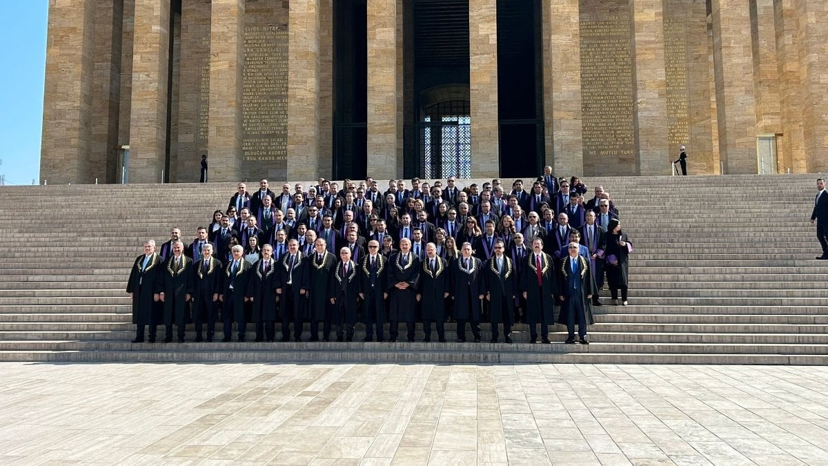 Anayasa Mahkemesi heyeti Anıtkabir’de