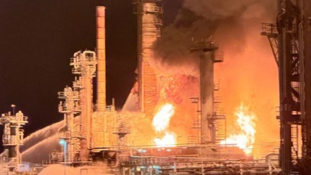 Avustralya’da yüzde 10 yakıt arzına sahip tesiste yangın