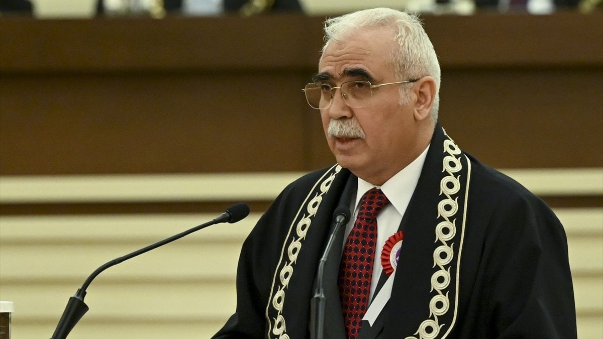 AYM Başkanı’ndan hakim ve savcılara: Üzerlerinde kul hakkı olmamalıdır