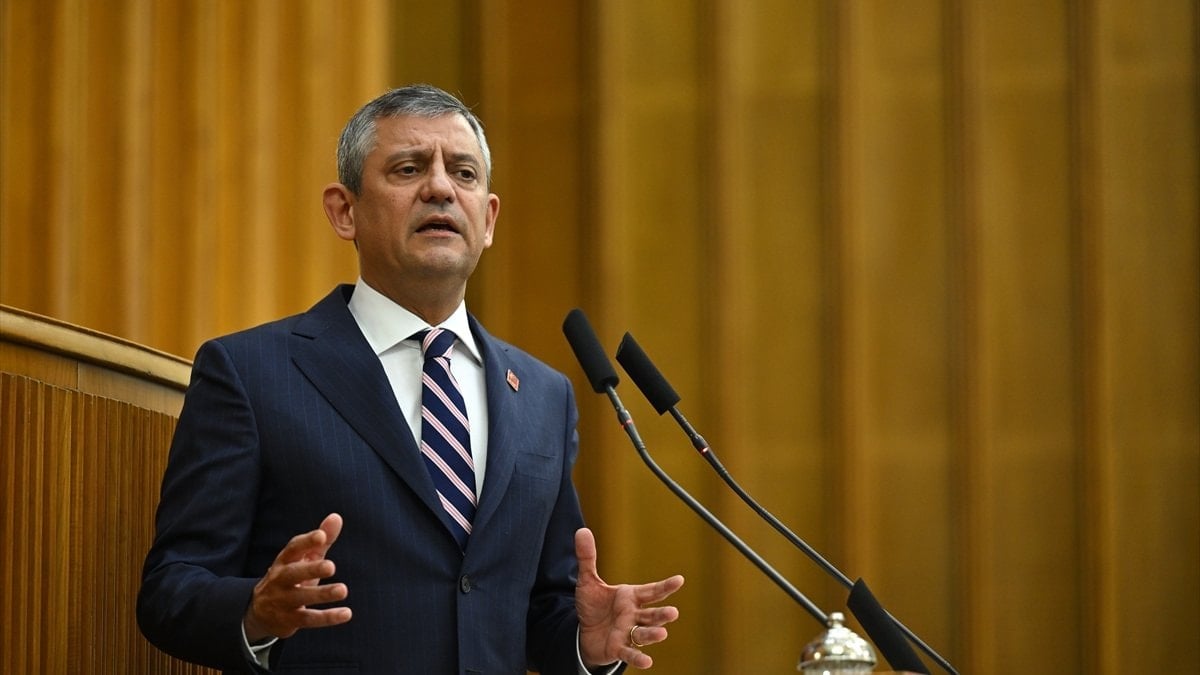 CHP, Avrupa yolunda: Özgür Özel, Ekrem İmamoğlu için tura çıkıyor