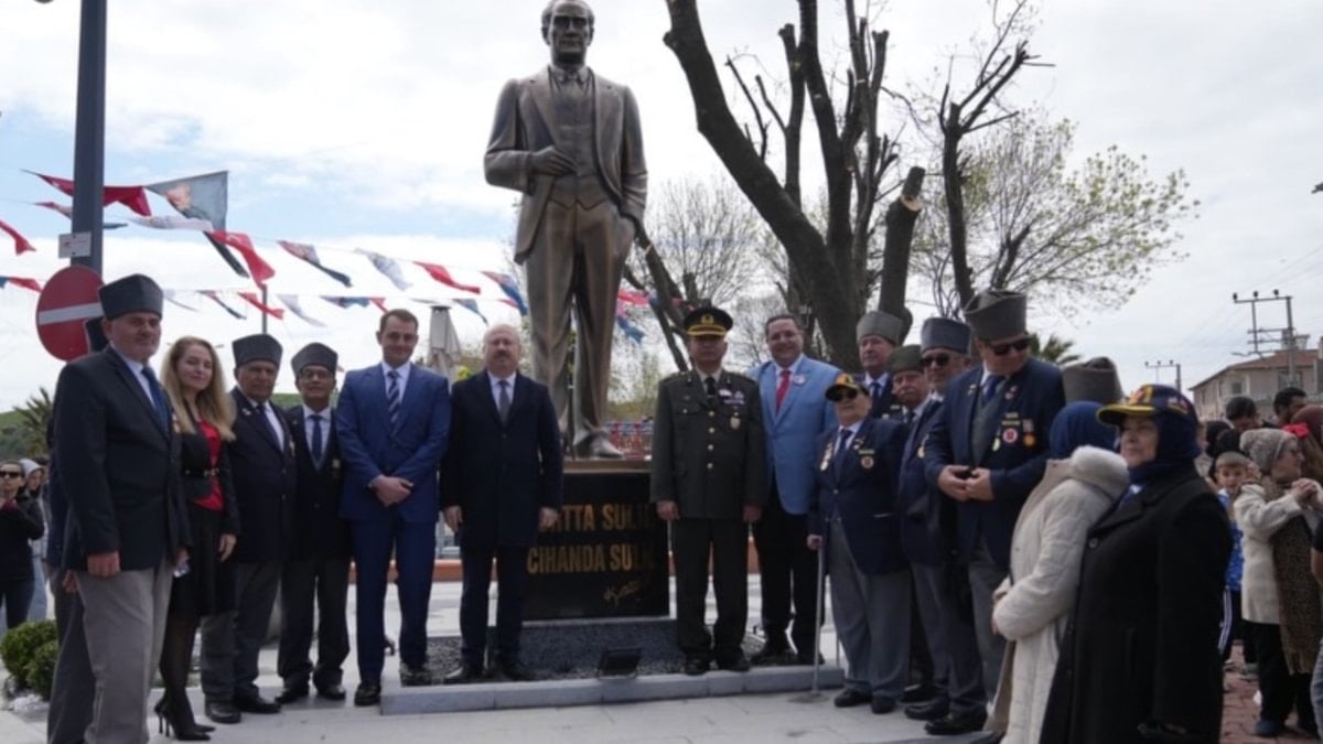CHP’li Marmaraereğlisi Belediyesi, okul saldırılarına rağmen heykel açılışını ertelemedi