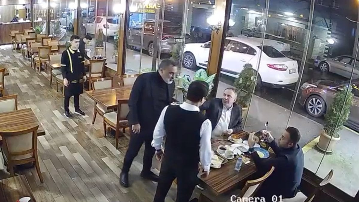 CHP’li meclis üyesi Nadir Ataman, restoranda darbedildi