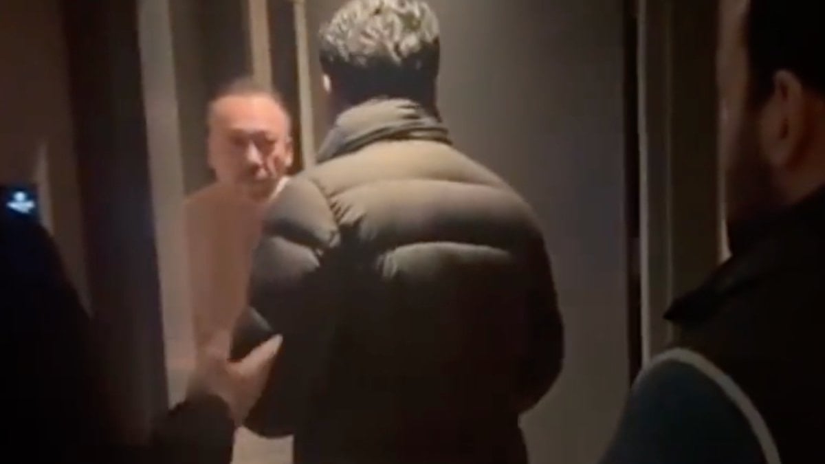 CHP’li Özkan Yalım’ın sevgililerine aldığı hediyeler