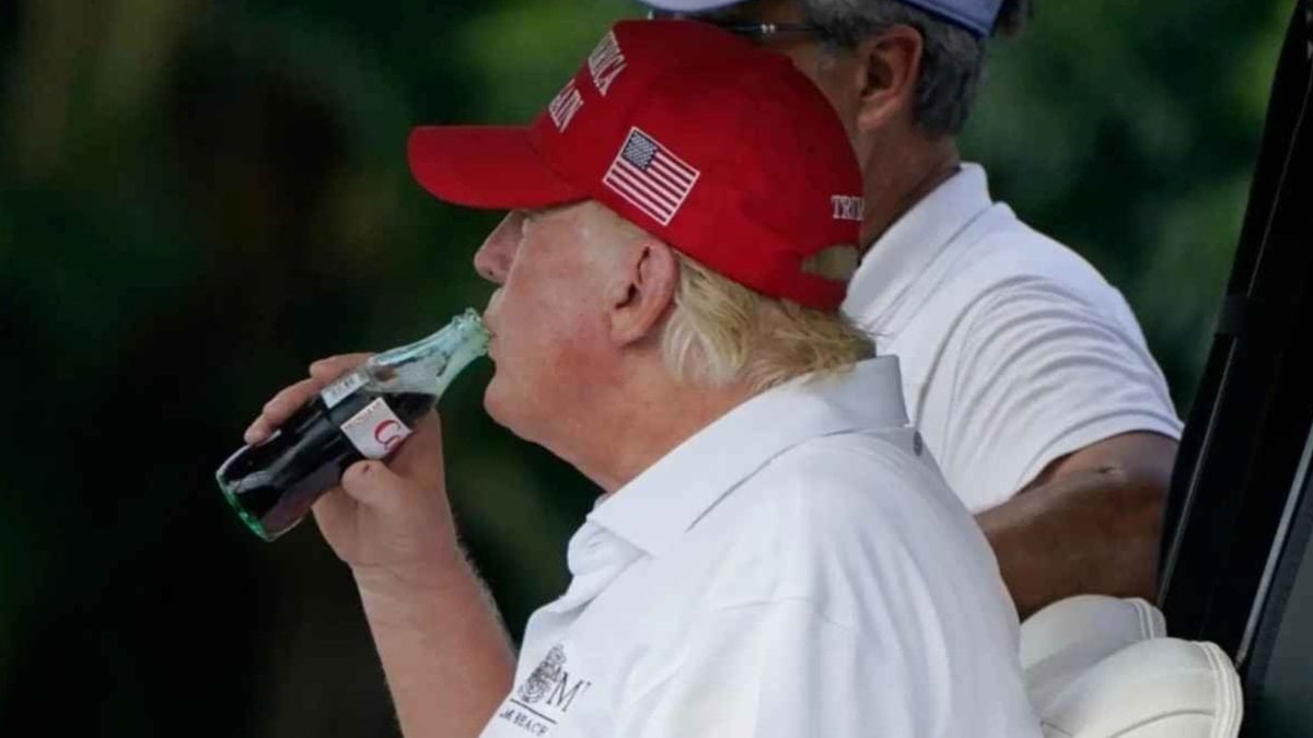 Donald Trump kola içmeye ‘bilimsel’ kılıf buldu: Kanser hücrelerini öldürüyor