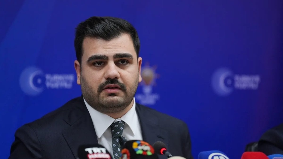 Eyyüp Kadir İnan’dan Özgür Özel’e: Pavyonlar kralının yakın arkadaşı