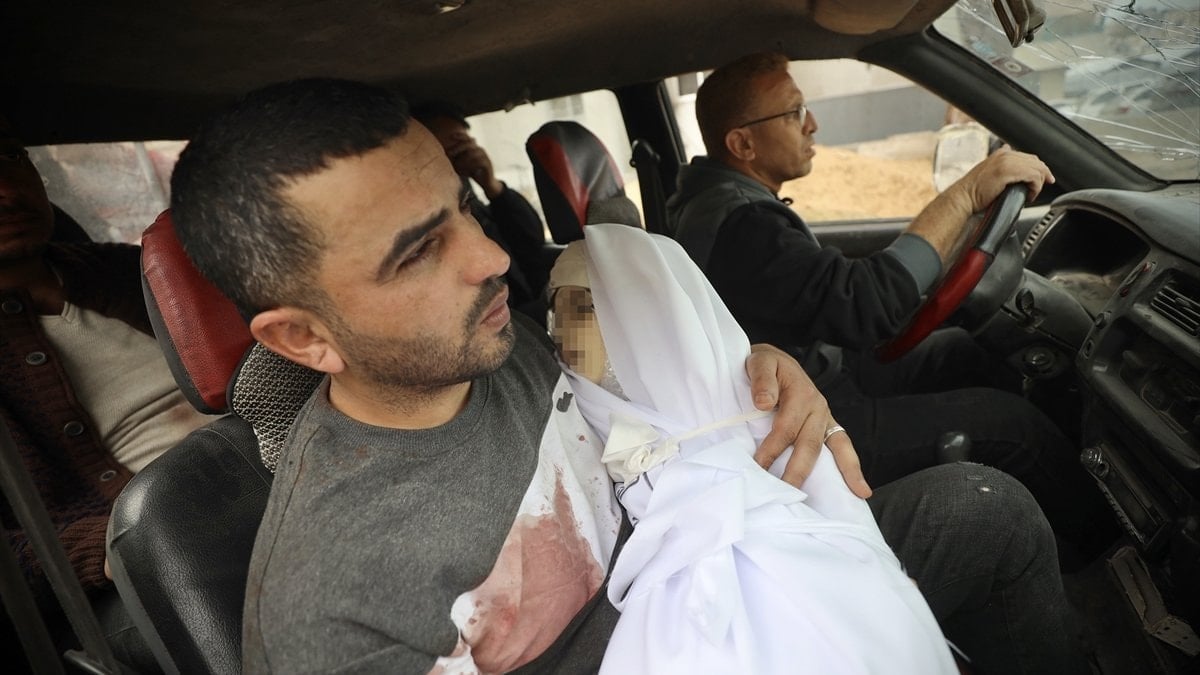 Gazze’de çocuklar ölmeye devam ediyor