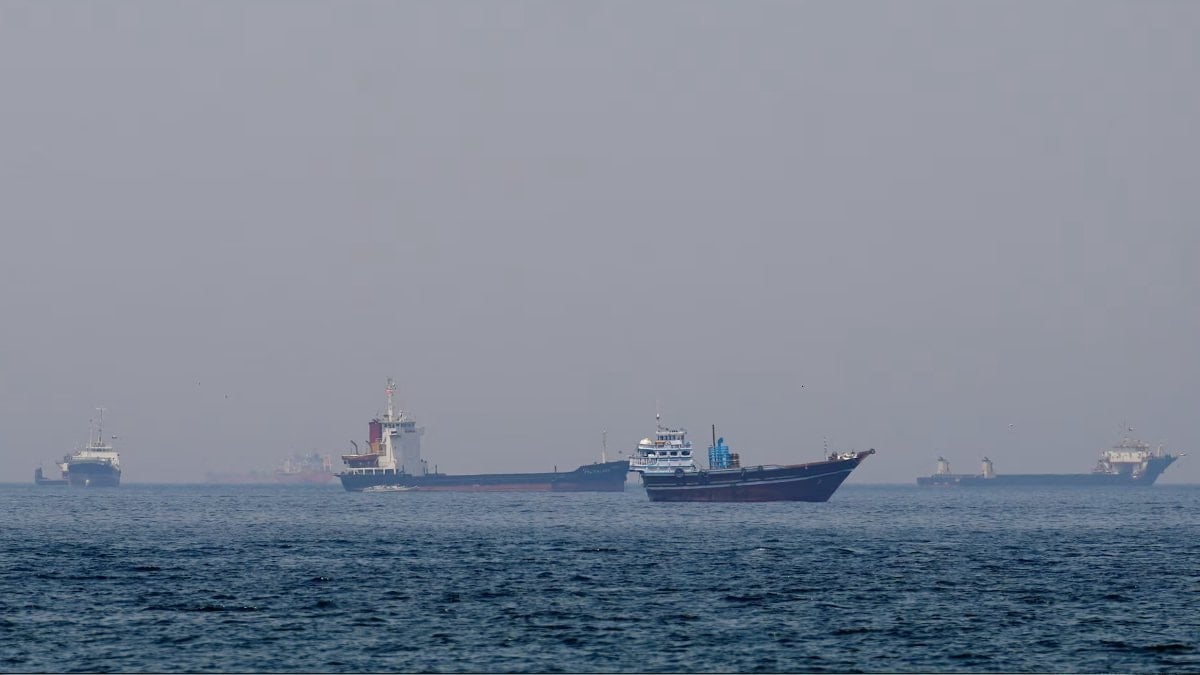 Hürmüz’de trafik durdu: 24 saatte sadece 5 gemi geçti