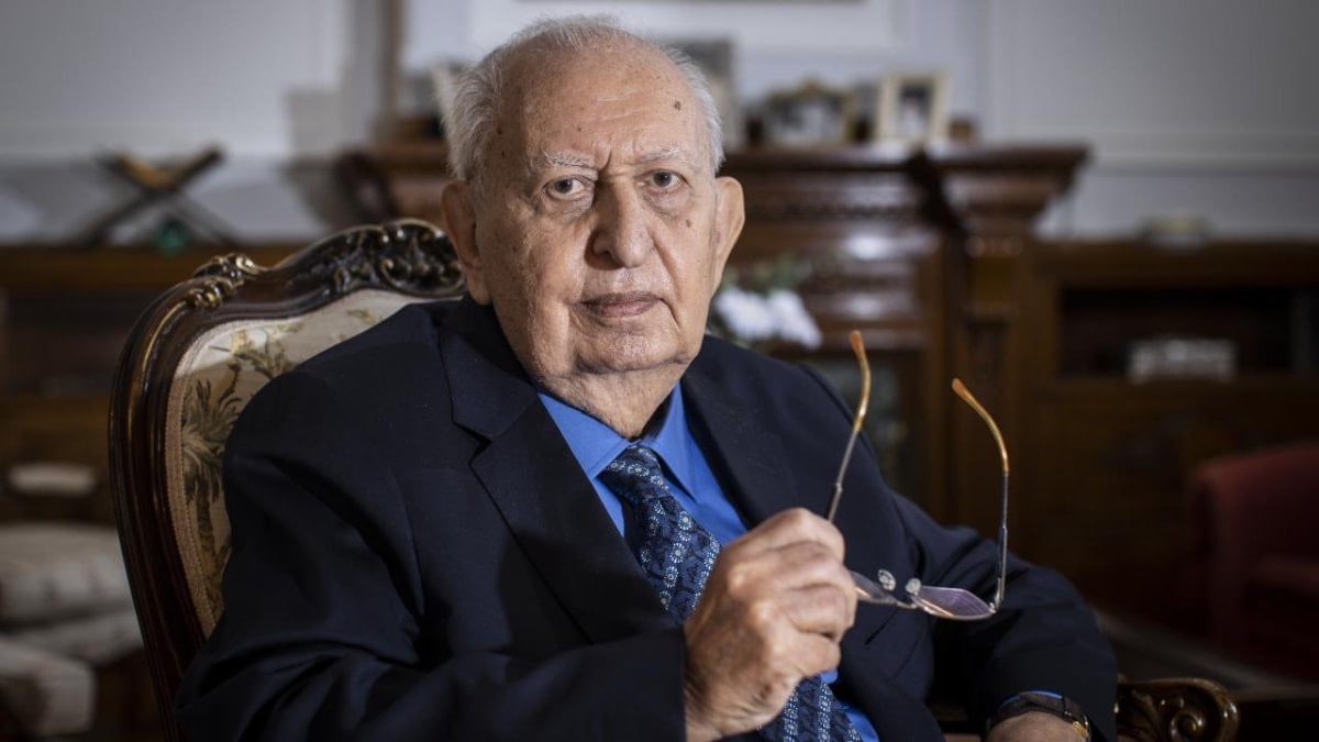 Hüsamettin Cindoruk son yolculuğuna uğurlandı