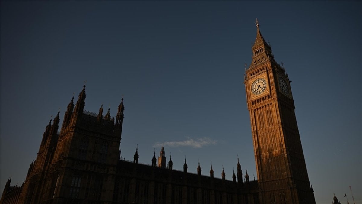 İngiltere’den tarihi sigara kararı: 2009 sonrası doğanlara ömür boyu satış yasağı