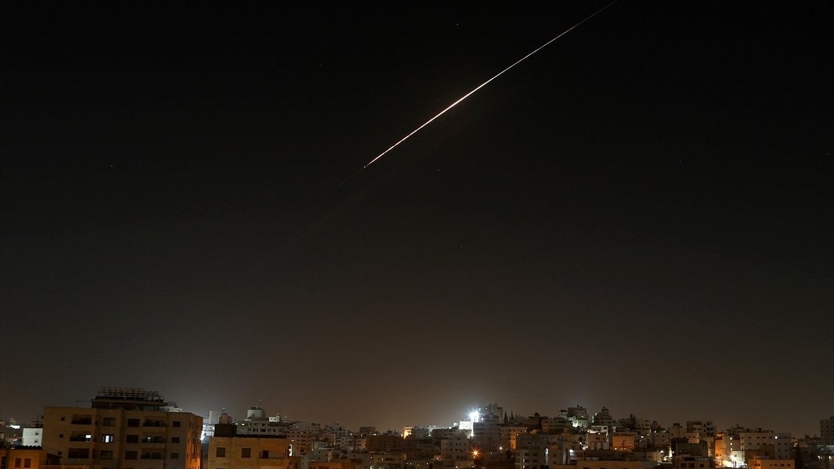 İsrail gece yarısı İran füzeleriyle vuruldu