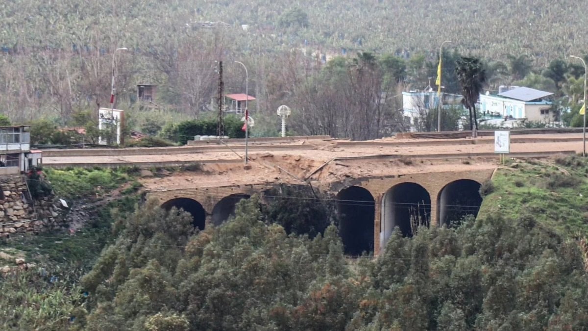İsrail’den kritik köprüye hava saldırısı: Güney Lübnan’la bağlantı kesildi