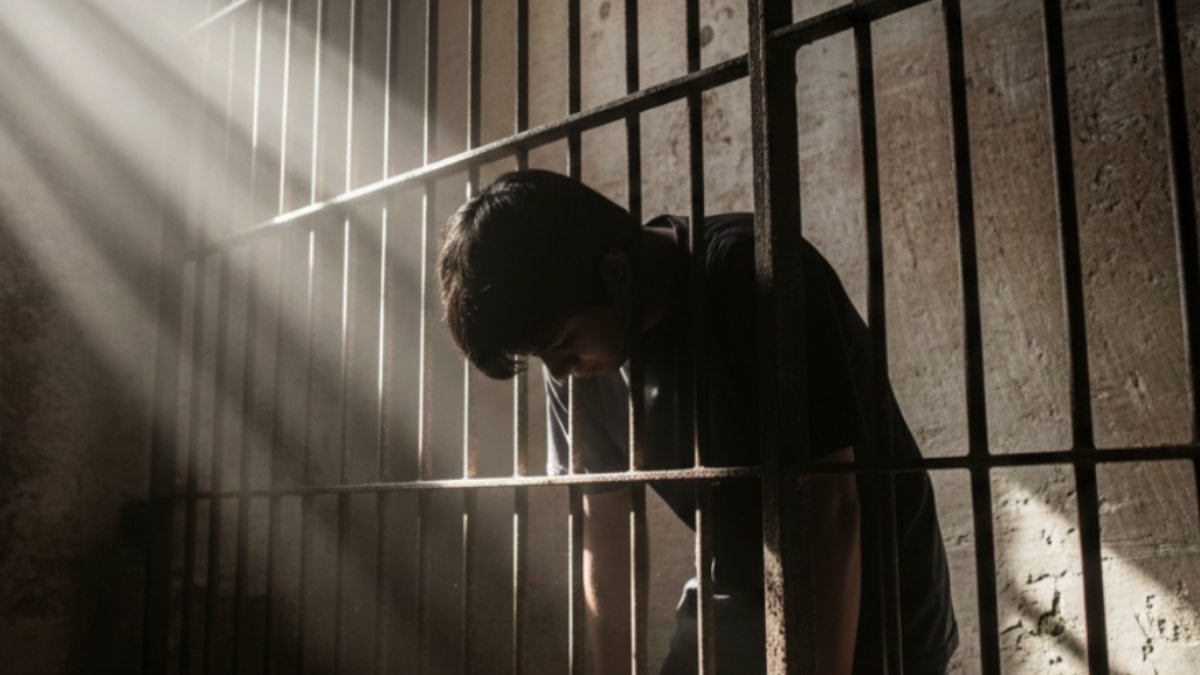 İsveç’te ağır suç işleyen çocuklar için hapis yaşı 13’e düşürülecek